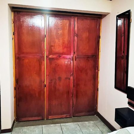 Airport Traveler'S Home Alajuela Exterior foto